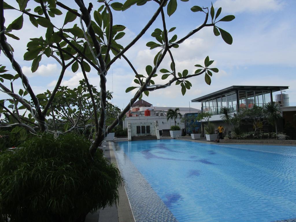 Royal Suite Condotel Medan Exterior foto